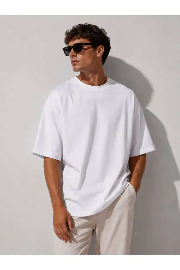 Tricou alb oversize pentru bărbați, cu gât crew, din bumbac de bază, croială confortabilă